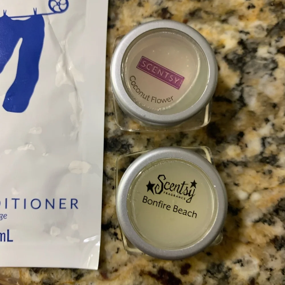 Scentsy Luna Clothing Conditioner and Wax Melts Set - Picture 4 of 9